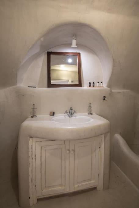 Astrea Suites "Ostria Cave Villa-Outdoor Jacuzzi" Oía Exteriér fotografie