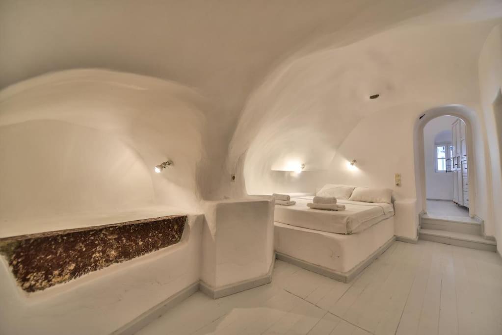 Astrea Suites "Ostria Cave Villa-Outdoor Jacuzzi" Oía Exteriér fotografie